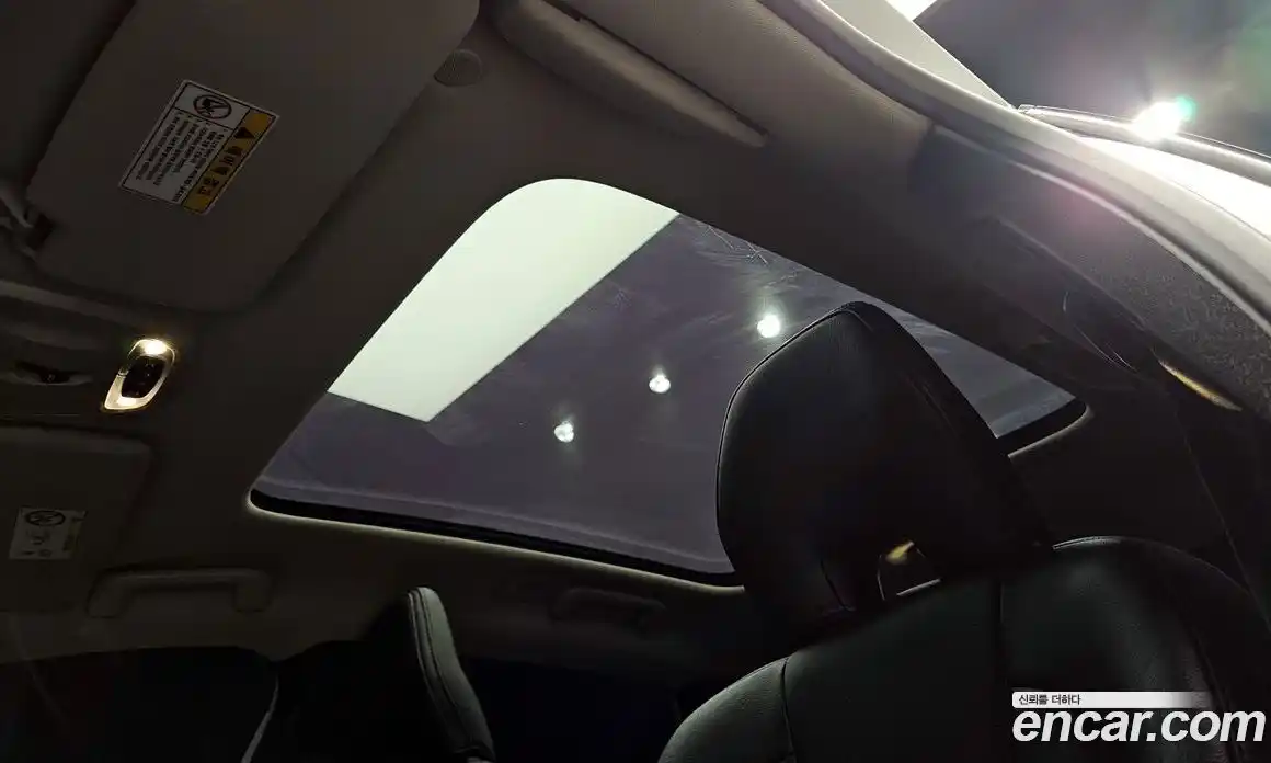 Volvo V40 2019 2.0 автомат (гидро), фото 16
