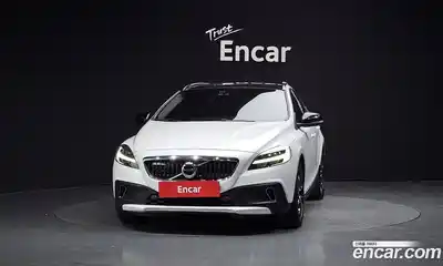 Volvo V40 2019 2.0 автомат (гидро), миниатюра 3