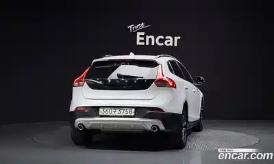 Volvo V40 2019 2.0 автомат (гидро), миниатюра 4