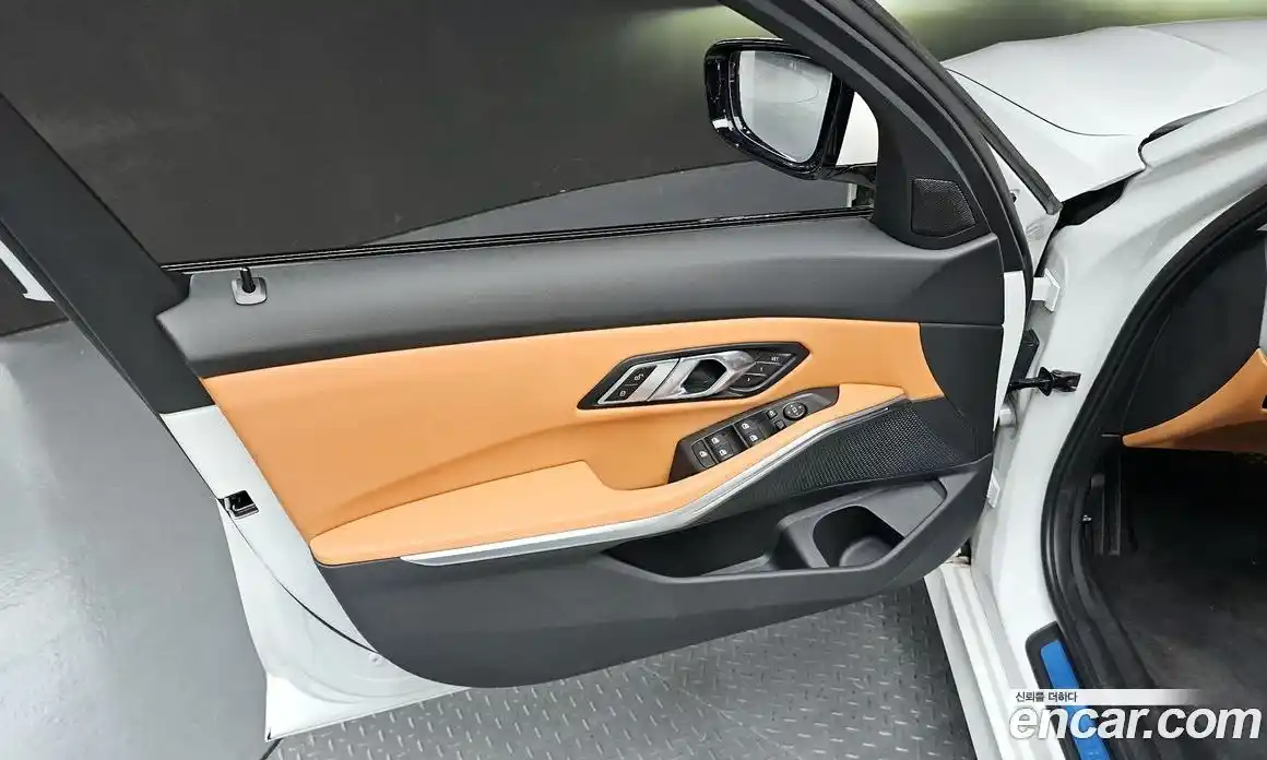 BMW 3-Series 2023 2.0 гидро, фото 13