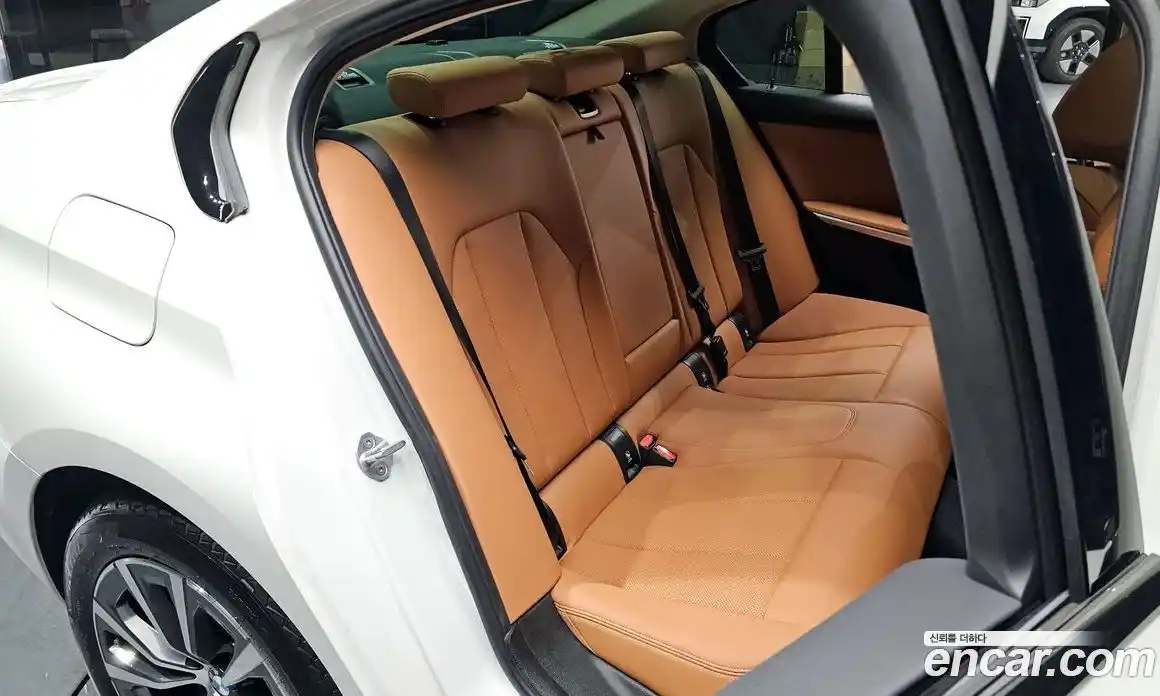 BMW 3-Series 2023 2.0 гидро, фото 15