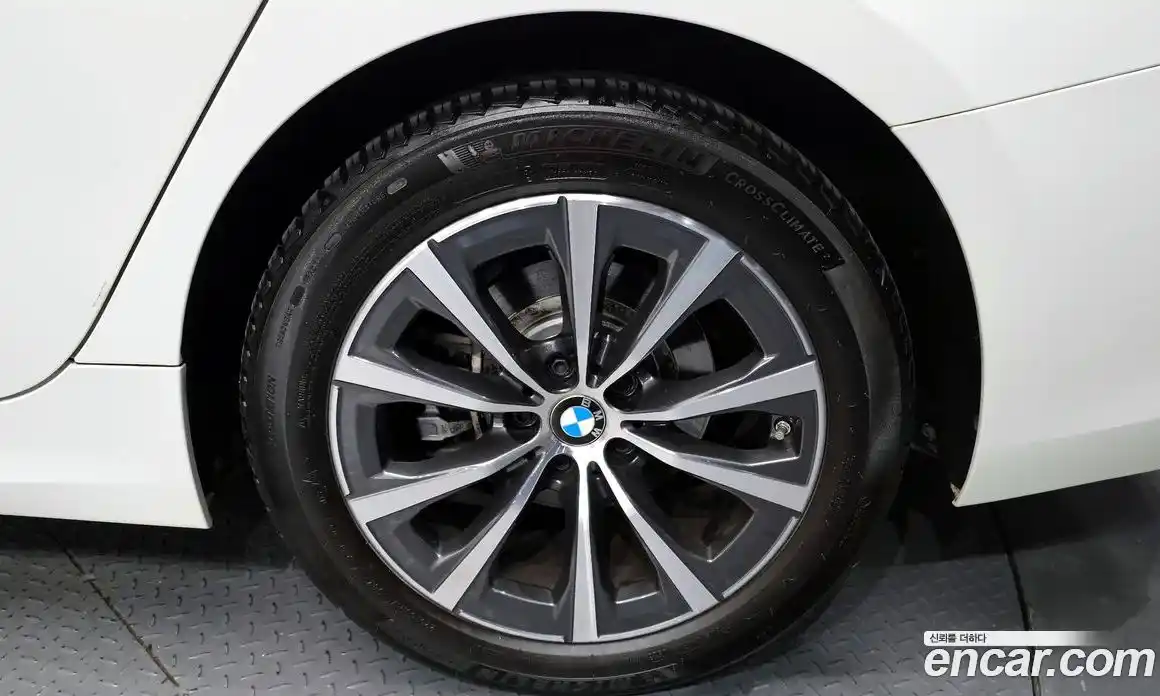 BMW 3-Series 2023 2.0 гидро, фото 6