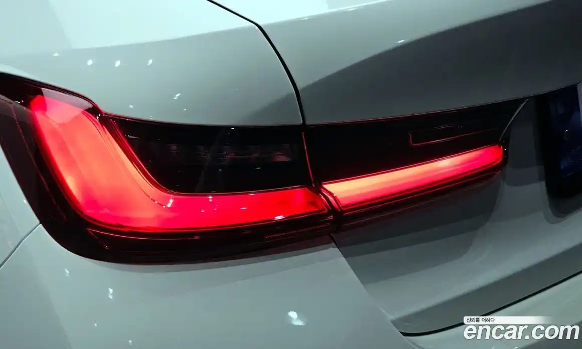 BMW 3-Series 2023 2.0 гидро, фото 8