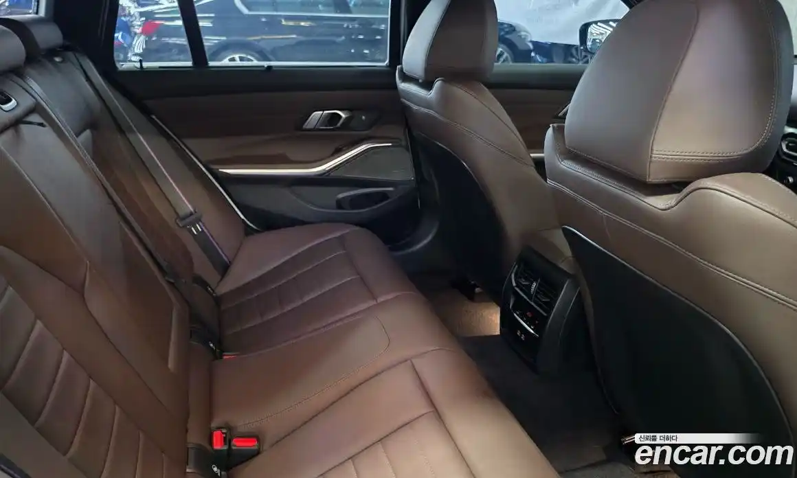 BMW 3-Series 2024 3.0 гидро, фото 10