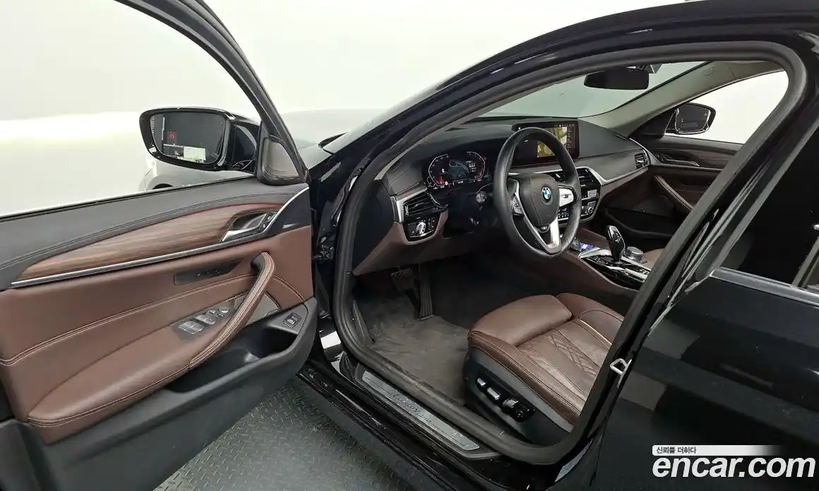 BMW 5-Series 2023 2.0 гидро, фото 12