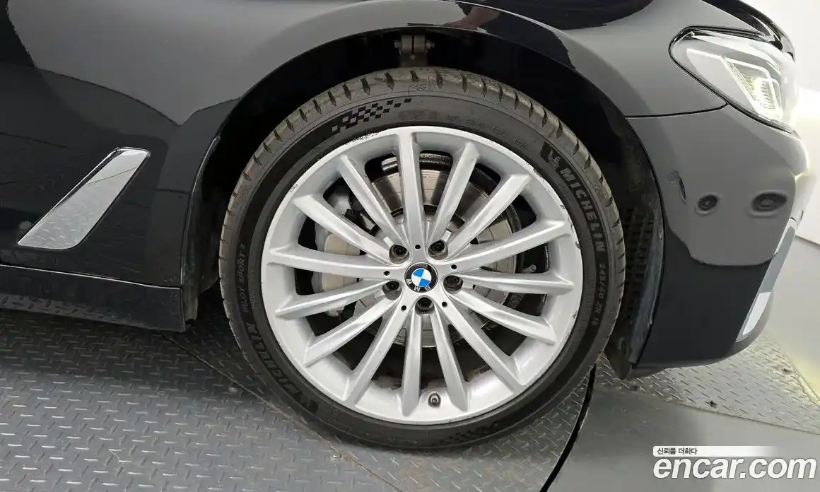 BMW 5-Series 2023 2.0 гидро, фото 6