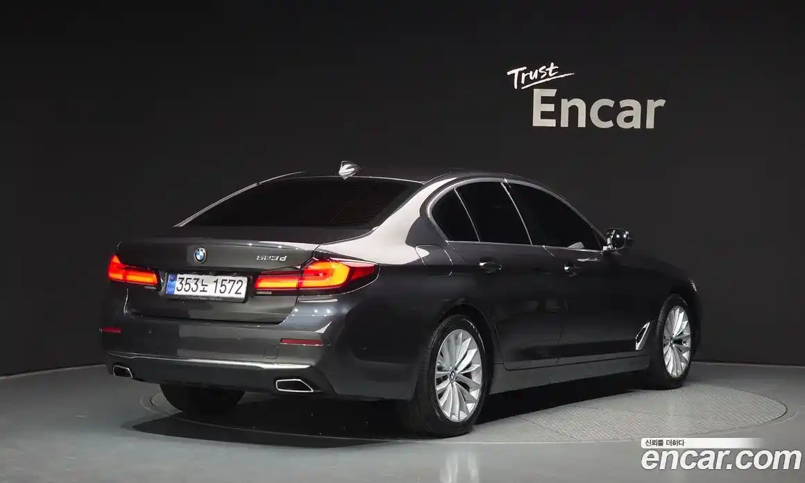 BMW 5-Series 2022 2.0 гидро, фото 2
