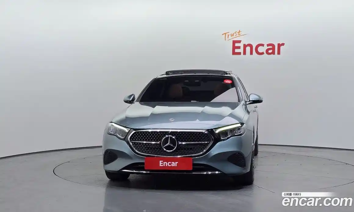 Mercedes-Benz E-Class 2025 2.0 гидро, фото 3