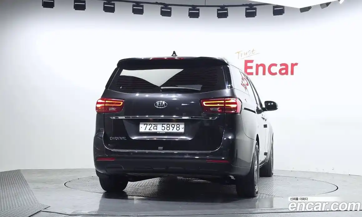 Kia Carnival 2019 2.2 автомат (гидро), фото 4