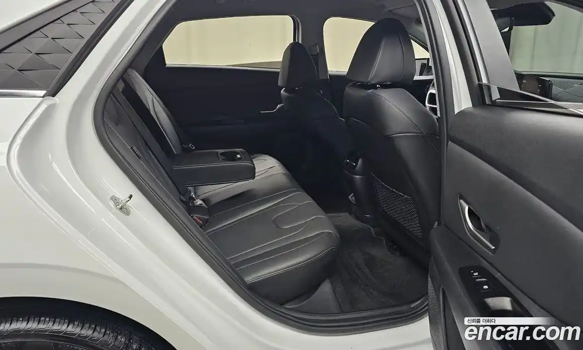 Hyundai Avante 2024 1.6 автомат (гидро), фото 12