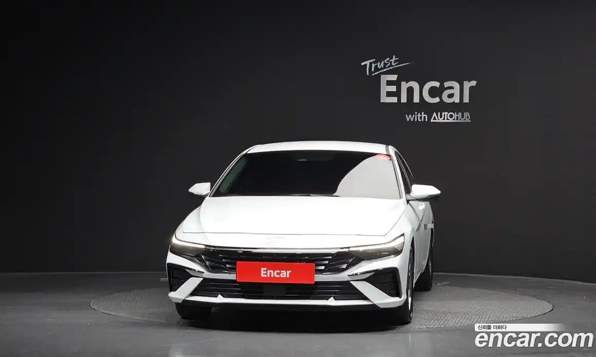 Hyundai Avante 2024 1.6 автомат (гидро), фото 3
