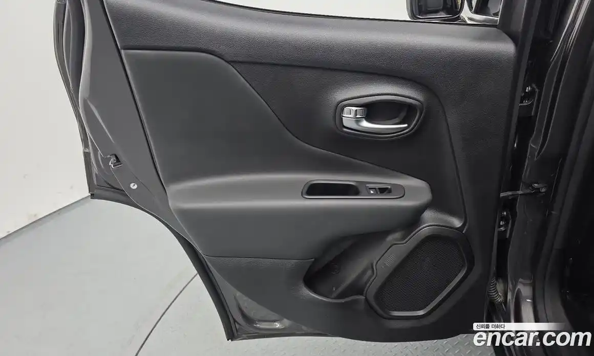 Jeep Renegade 2021 2.4 автомат (гидро), фото 15