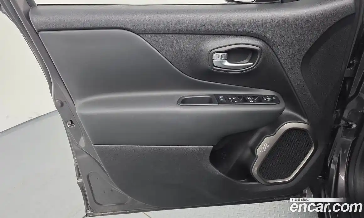 Jeep Renegade 2021 2.4 автомат (гидро), фото 27