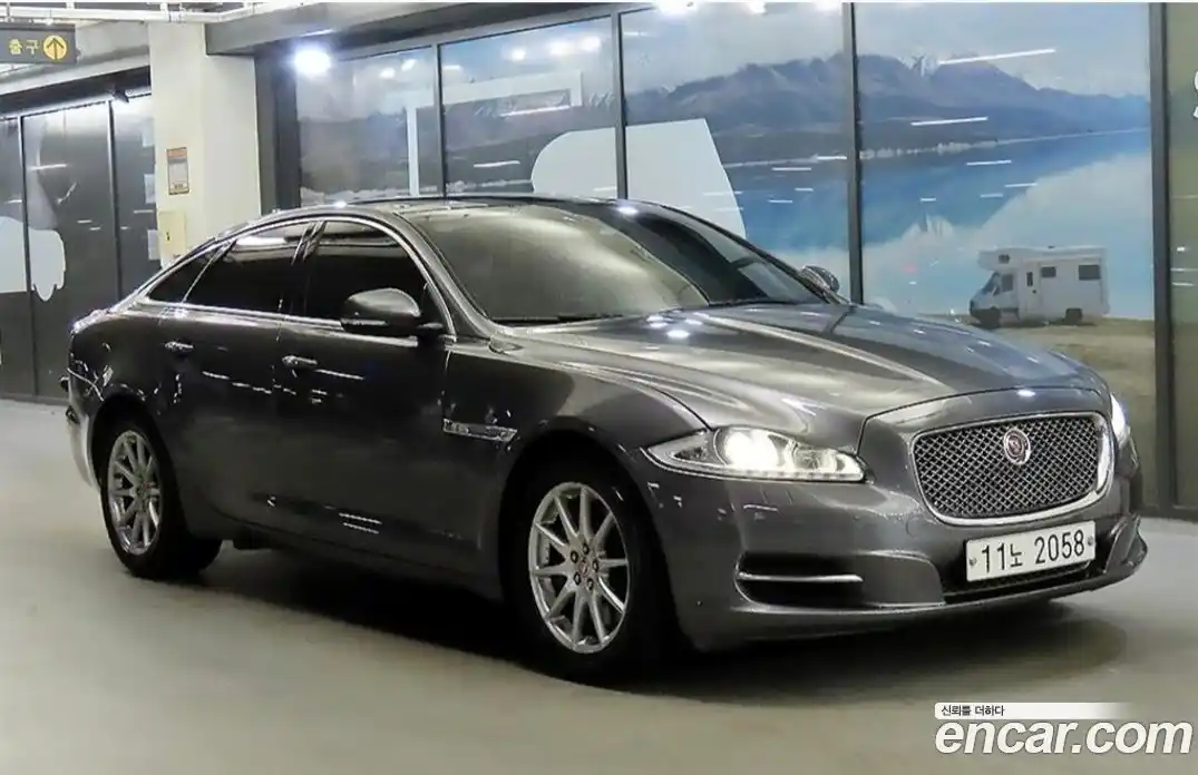 Jaguar XJ 2015 2.0 гидро, фото 2