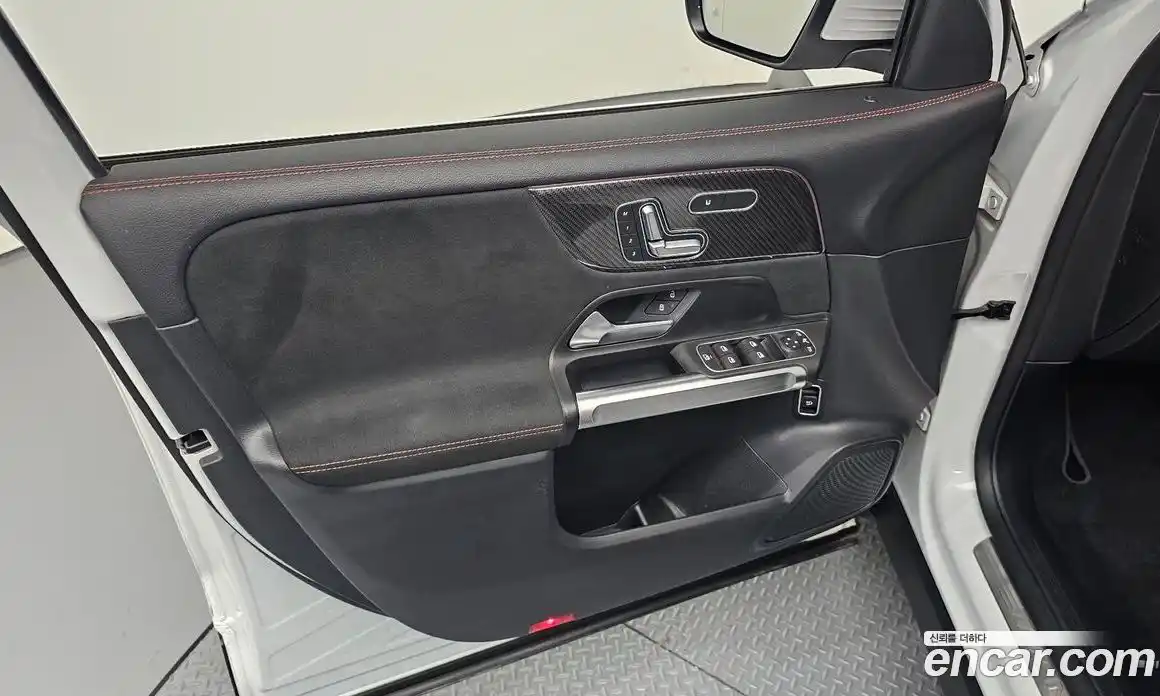 Mercedes-Benz GLB-Class 2022 2.0 гидро, фото 14