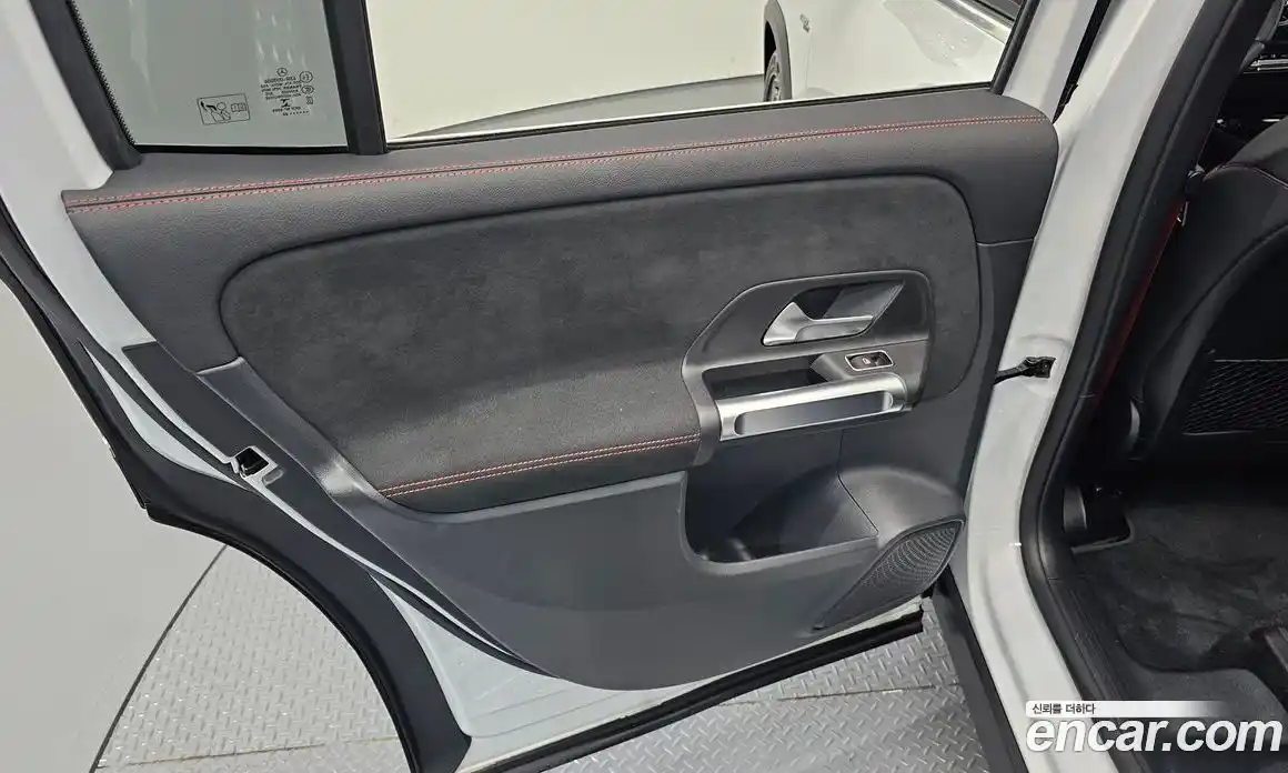 Mercedes-Benz GLB-Class 2022 2.0 гидро, фото 15