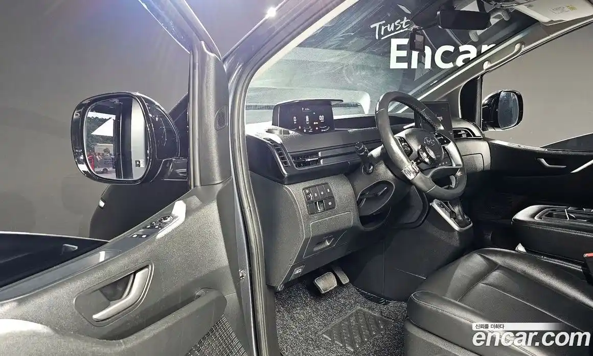 Hyundai Staria 2023 2.2 гидро, фото 13