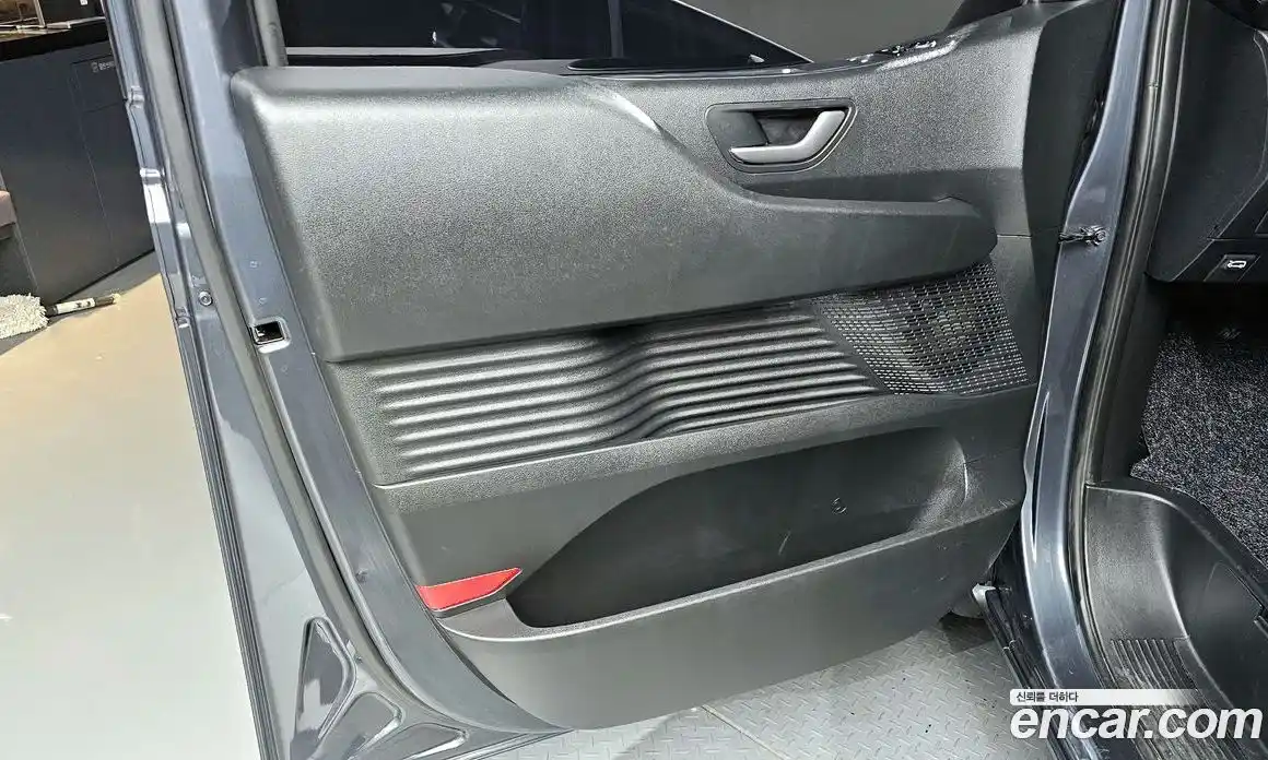 Hyundai Staria 2023 2.2 гидро, фото 14