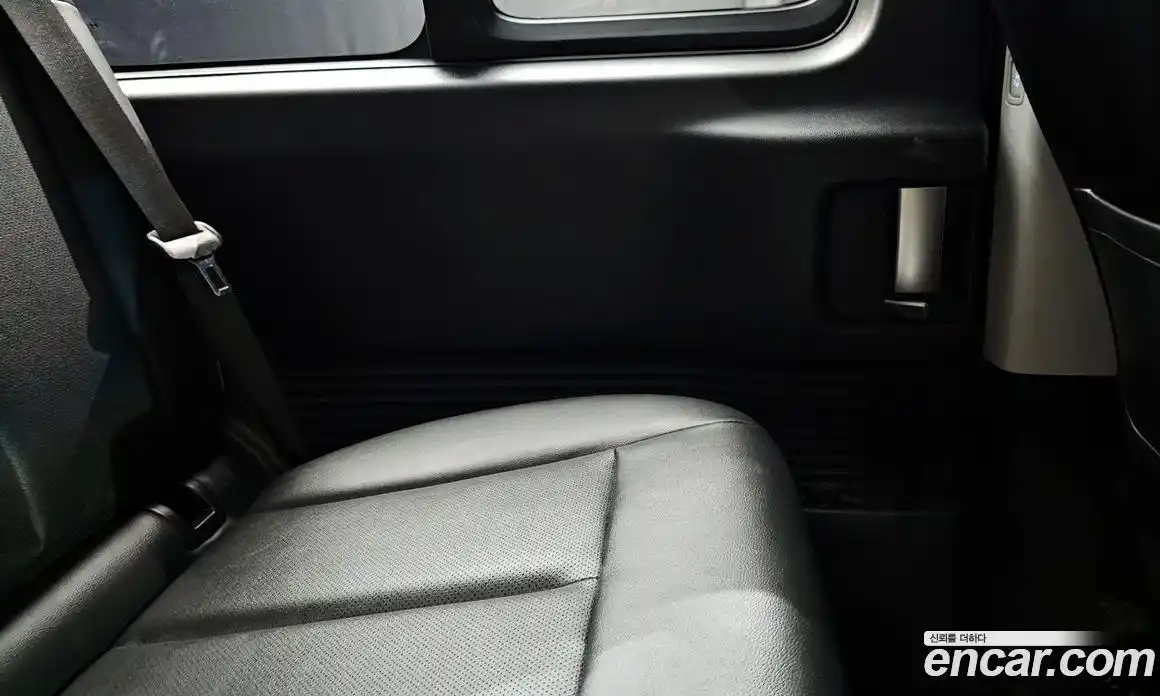 Hyundai Staria 2023 2.2 гидро, фото 15