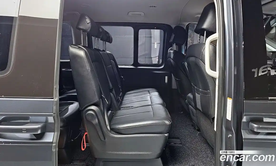 Hyundai Staria 2023 2.2 гидро, фото 17