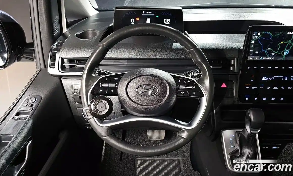 Hyundai Staria 2023 2.2 гидро, фото 20