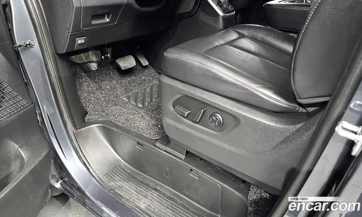Hyundai Staria 2023 2.2 гидро, фото 31