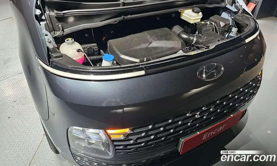 Hyundai Staria 2023 2.2 гидро, фото 6