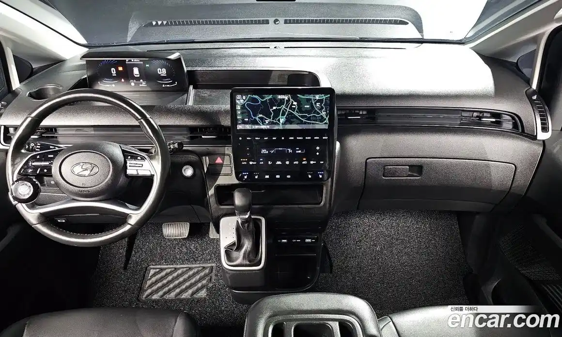 Hyundai Staria 2023 2.2 гидро, фото 10