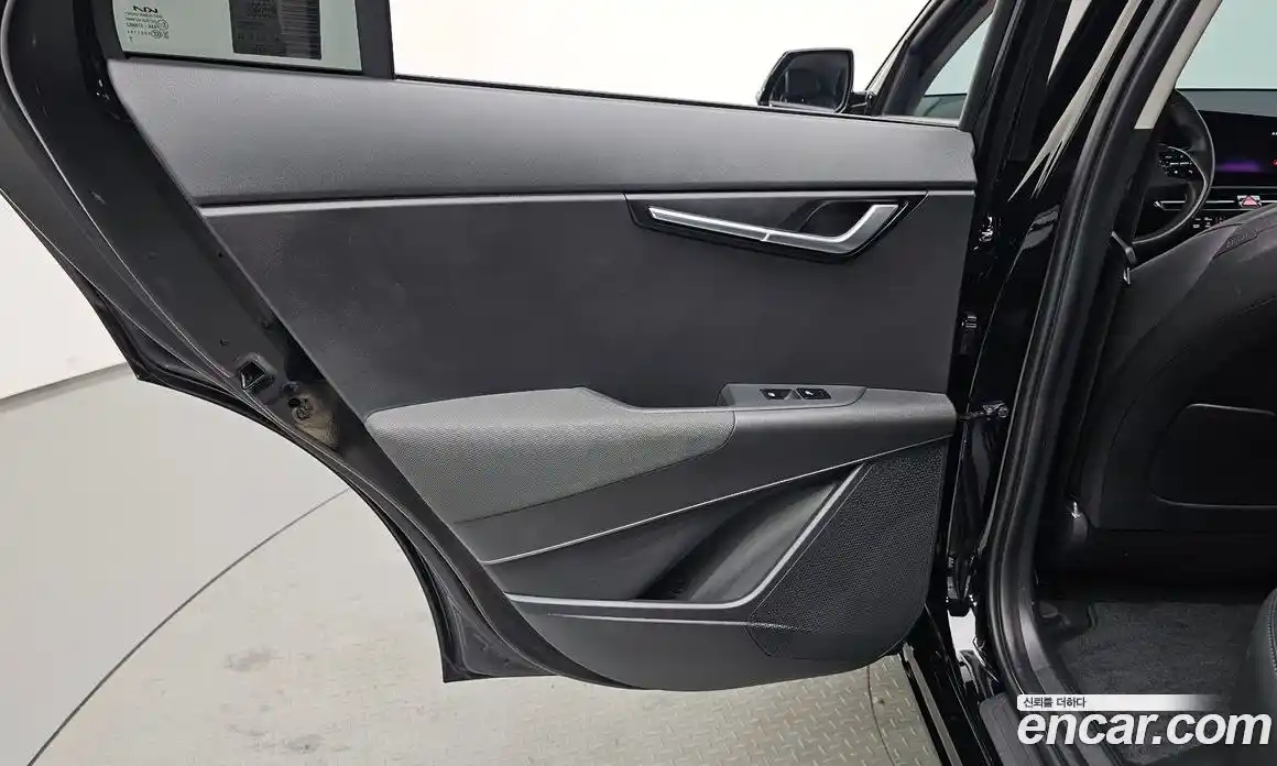 Kia Niro 2023 0.2 автомат (гидро), фото 14