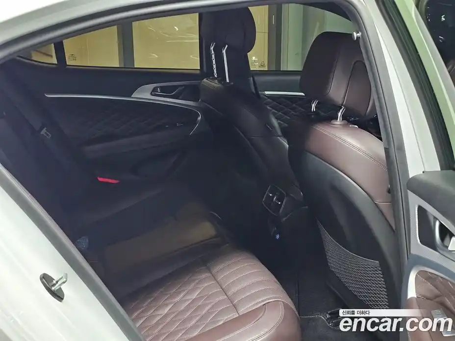 Genesis G70 2022 2.0 гидро, фото 13