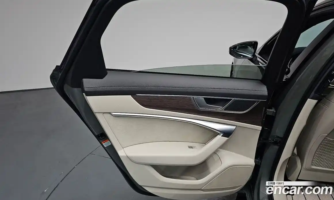 Audi A6 2025 2.0 автомат (гидро), фото 14