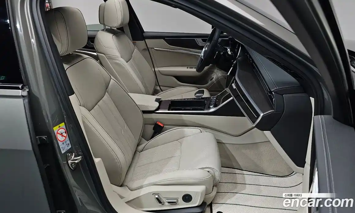 Audi A6 2025 2.0 автомат (гидро), фото 15