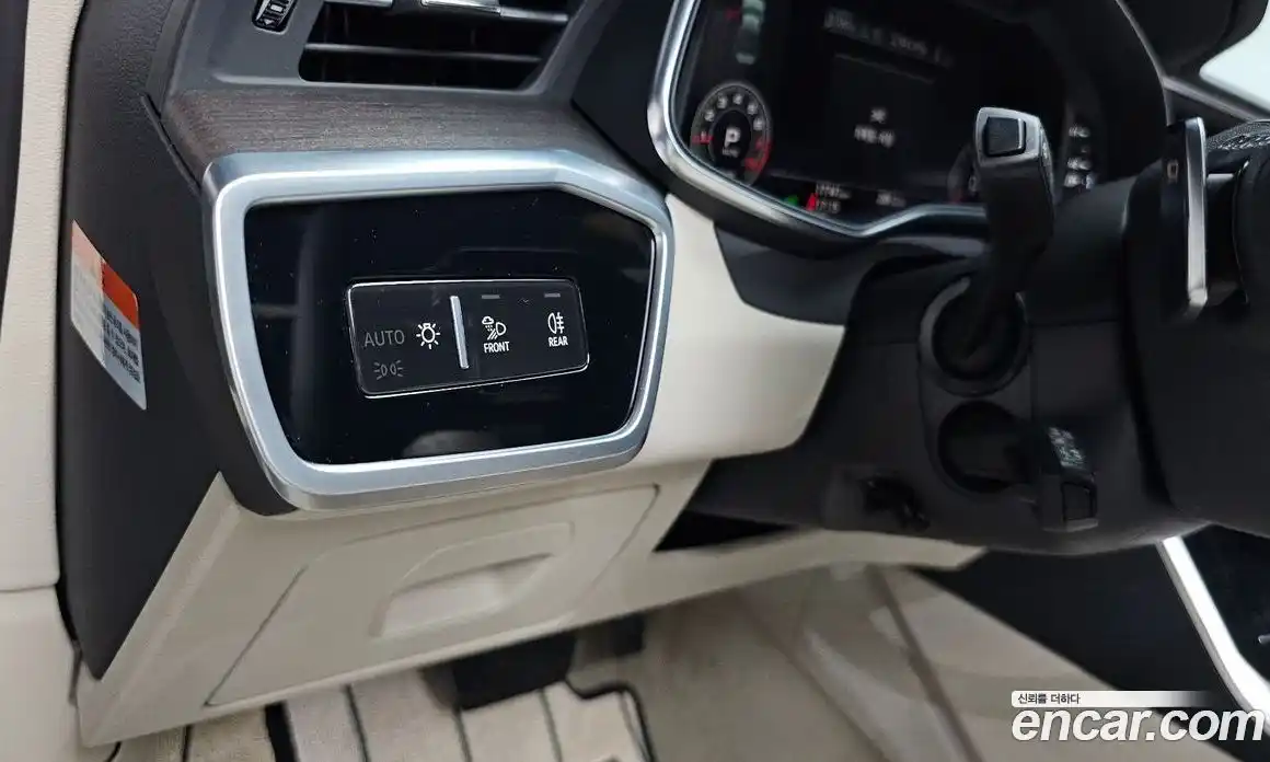 Audi A6 2025 2.0 автомат (гидро), фото 32