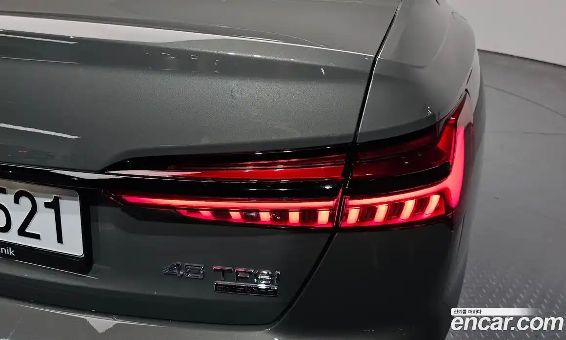 Audi A6 2025 2.0 автомат (гидро), фото 8