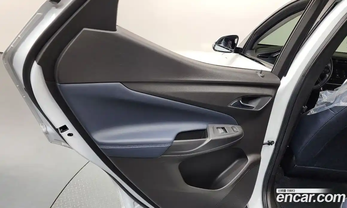 Chevrolet 볼트 EUV 2023 0.2 автомат (гидро), фото 14