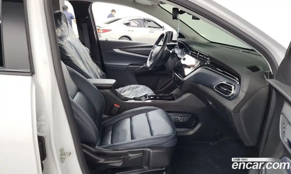 Chevrolet 볼트 EUV 2023 0.2 автомат (гидро), фото 15