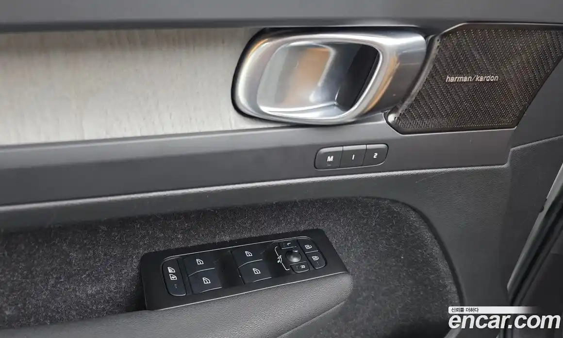 Volvo XC40 2021 2.0 автомат (гидро), фото 20
