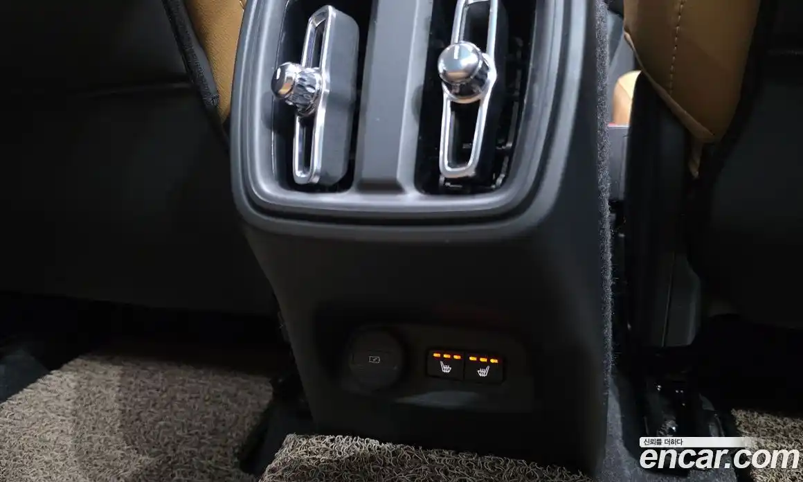 Volvo XC40 2021 2.0 автомат (гидро), фото 25