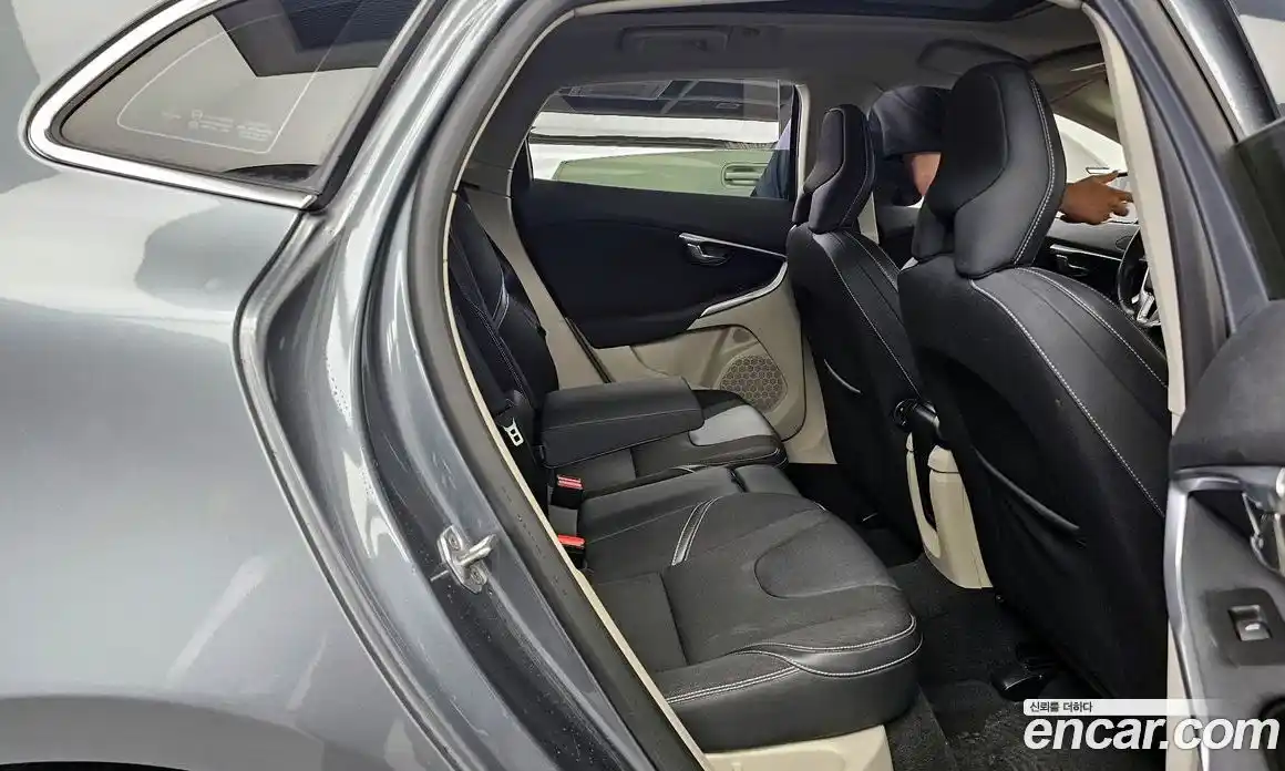 Volvo V40 2014 1.6 автомат (гидро), фото 12