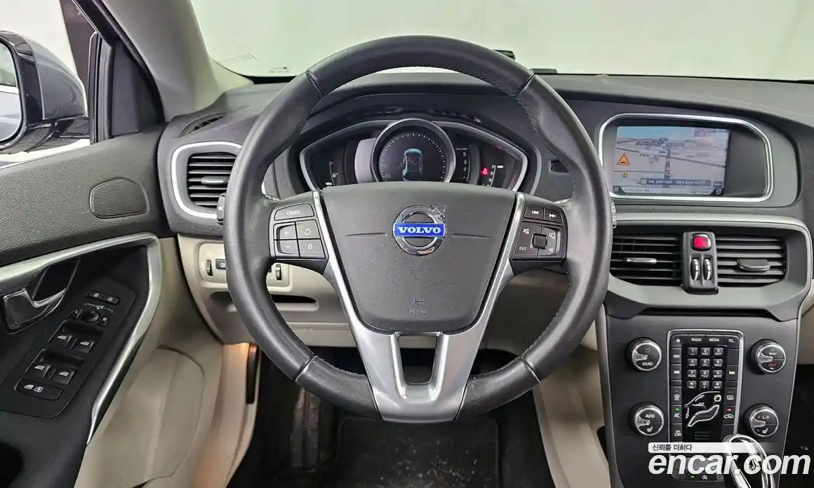 Volvo V40 2014 1.6 автомат (гидро), фото 13