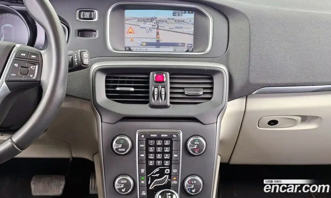 Volvo V40 2014 1.6 автомат (гидро), фото 14