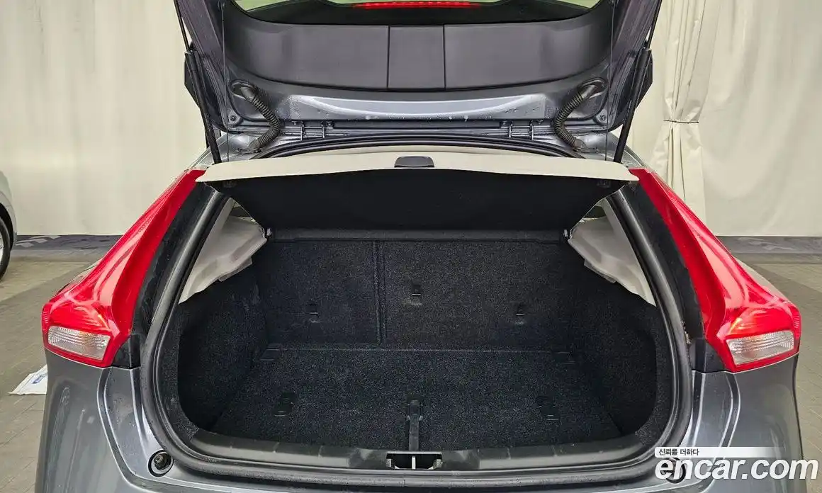 Volvo V40 2014 1.6 автомат (гидро), фото 20