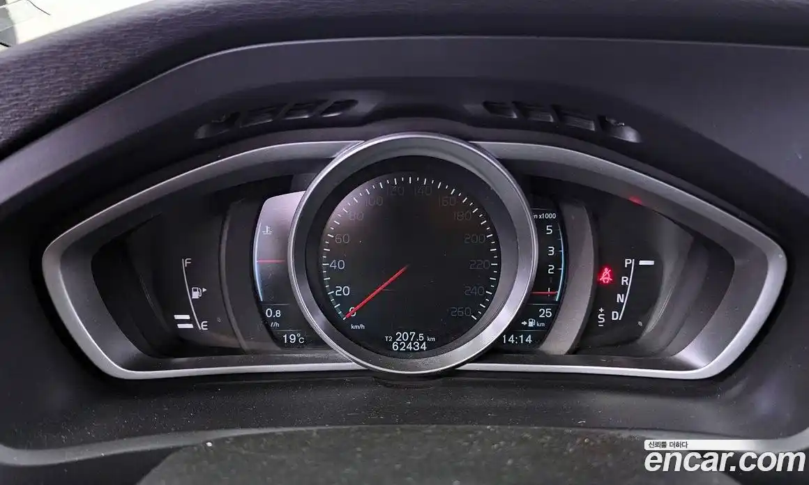 Volvo V40 2014 1.6 автомат (гидро), фото 8