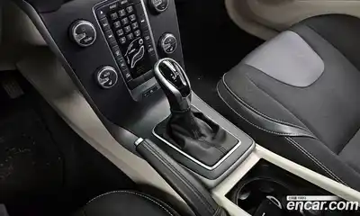 Volvo V40 2014 1.6 автомат (гидро), миниатюра 9