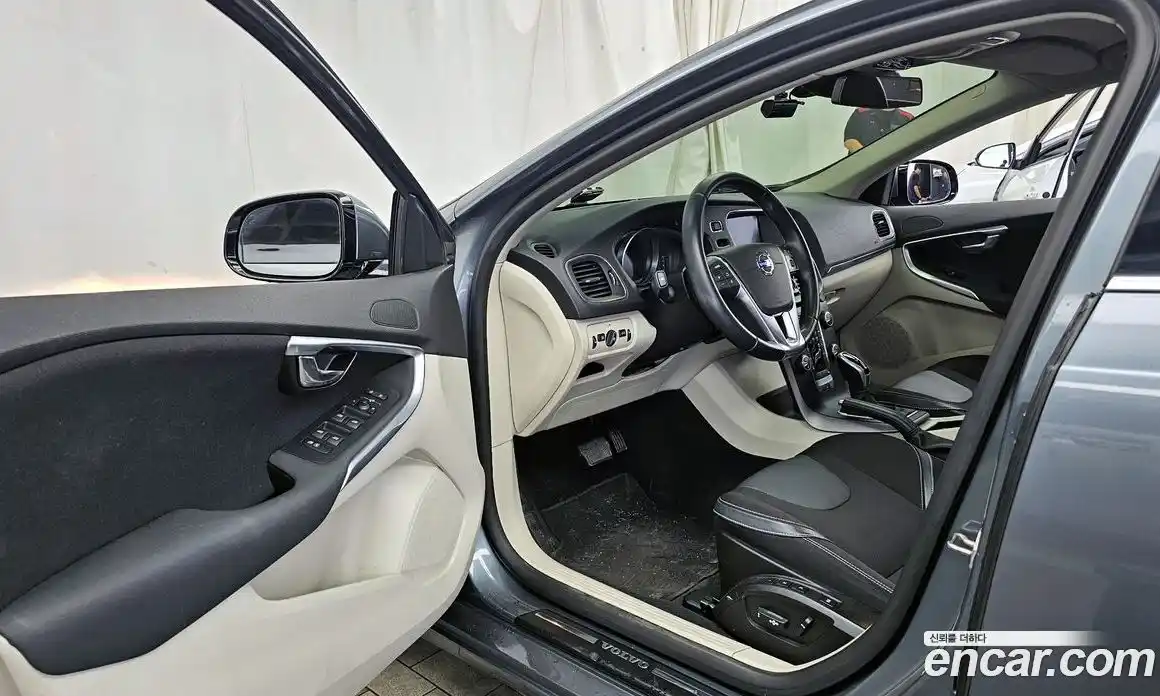 Volvo V40 2014 1.6 автомат (гидро), фото 10