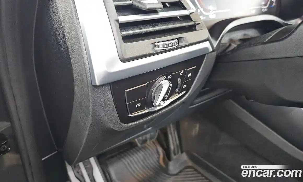 BMW iX3 2024 1.0 автомат (гидро), фото 16