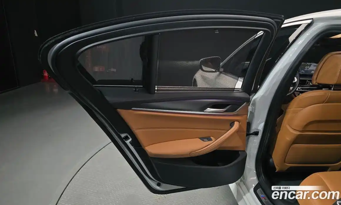 BMW 5-Series 2022 2.0 гидро, фото 15
