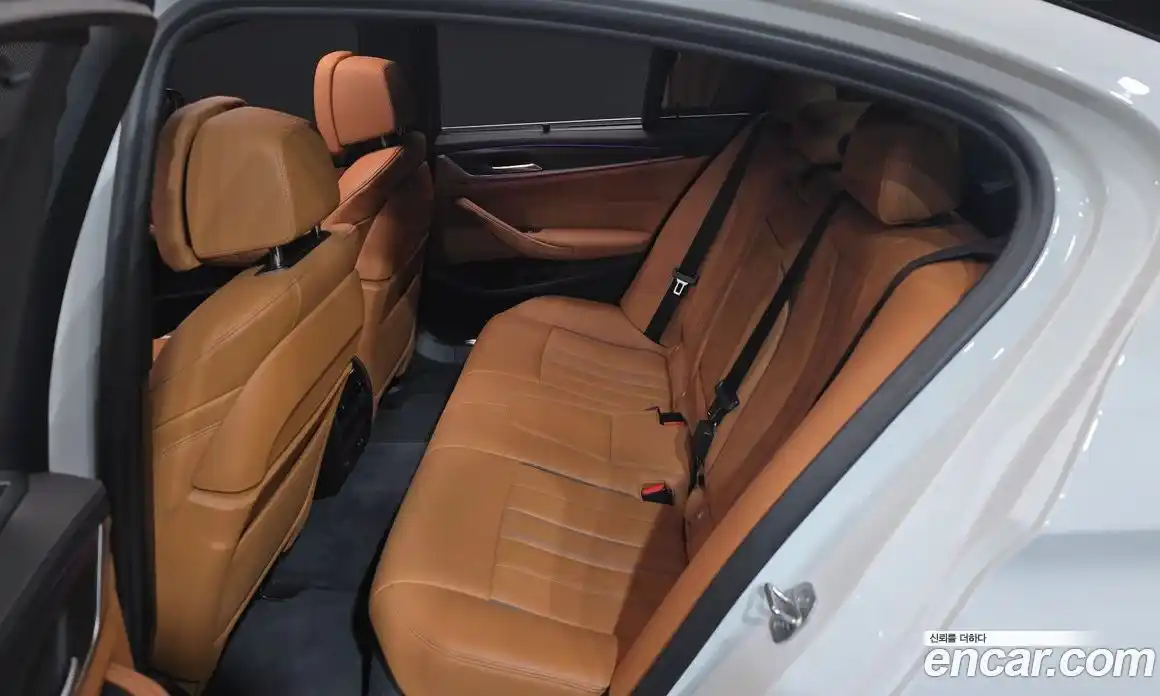 BMW 5-Series 2022 2.0 гидро, фото 17