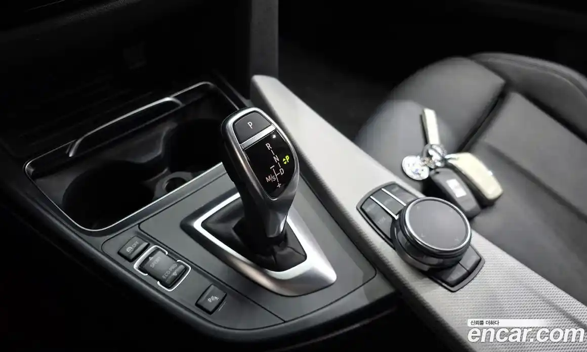 BMW 3-Series 2018 2.0 гидро, фото 12