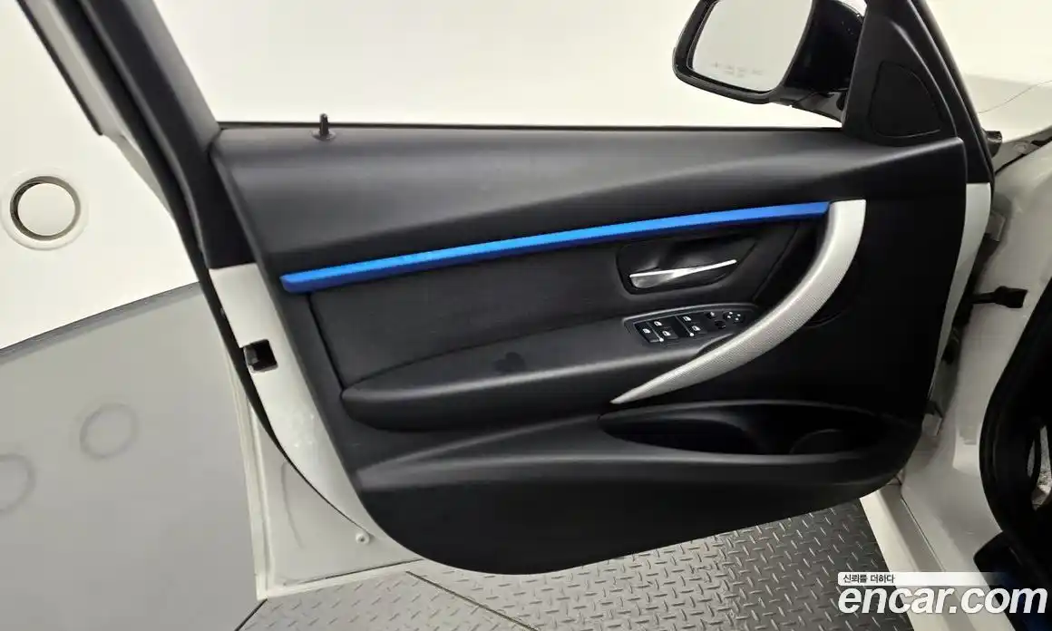 BMW 3-Series 2018 2.0 гидро, фото 14